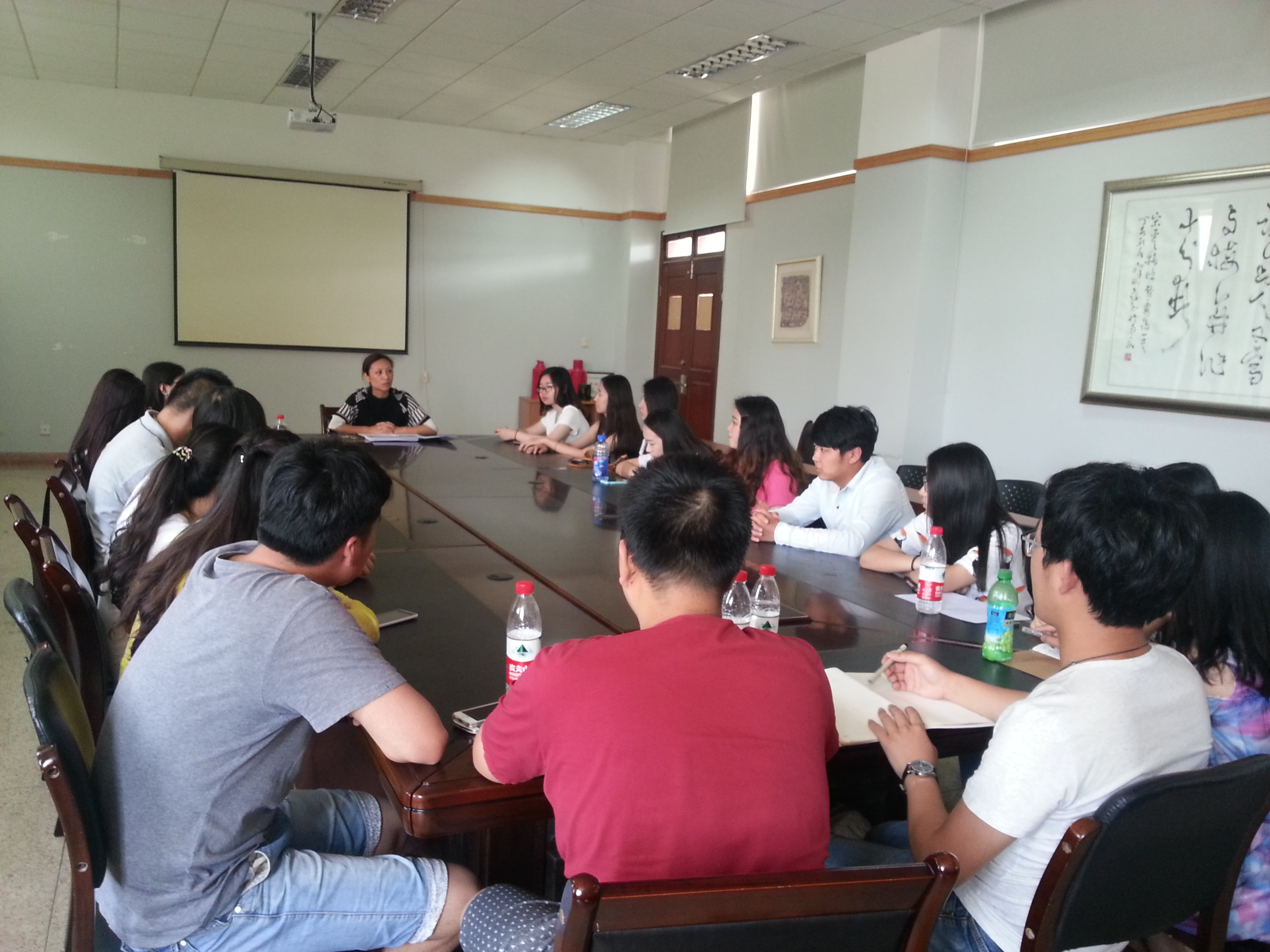 伟德bv1946官网召开毕业生党员座谈会图片.jpg